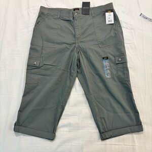 NWT Lee Women’s Fort Green Cotton Cargo Capris Pants Size 18 M